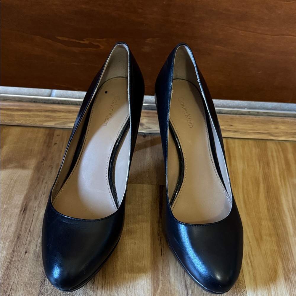 Calvin Klein show size 7